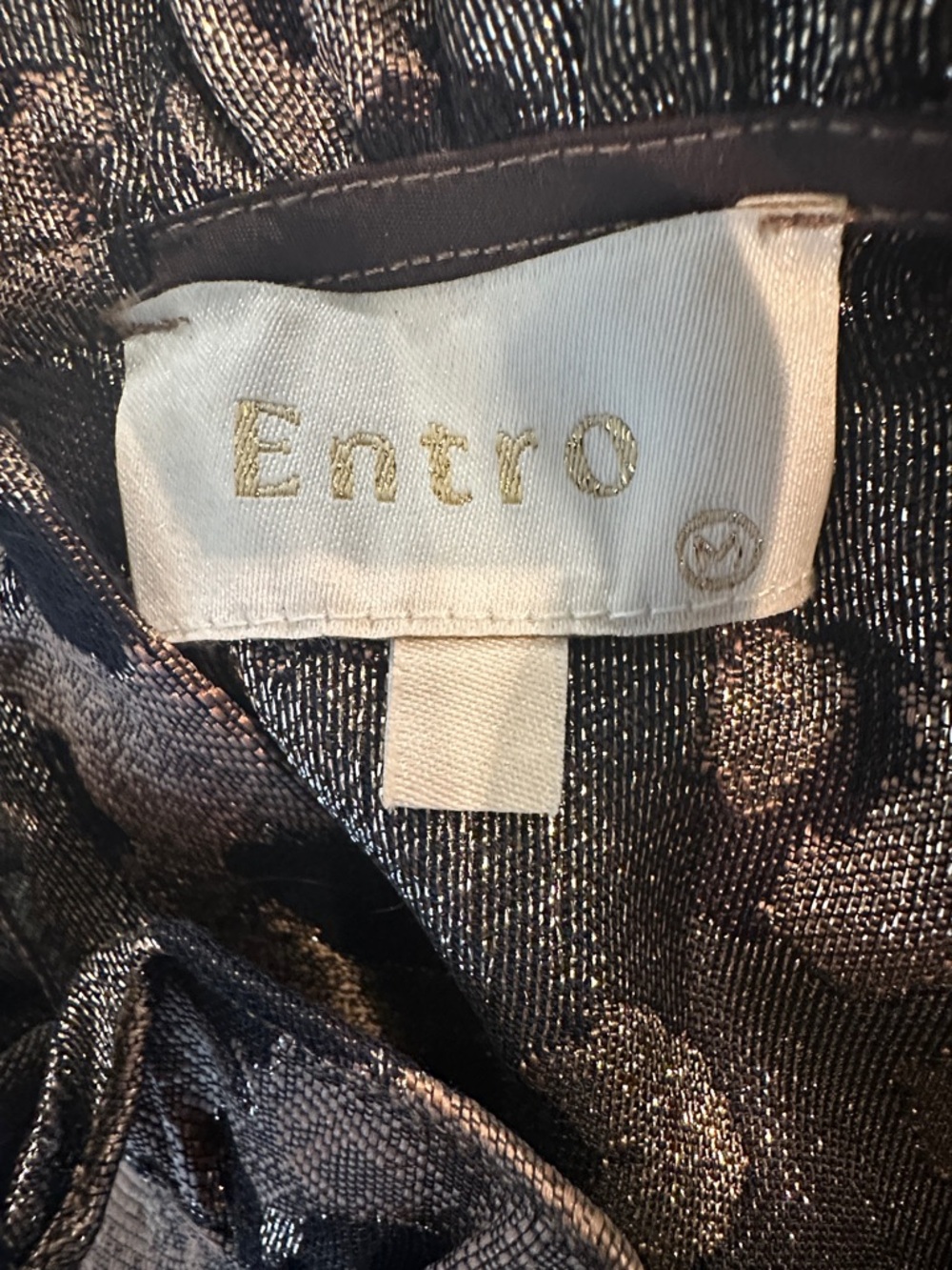 ENTRO brown ruffle neck puff sleeve animal print top button back size medium - Picture 3 of 4
